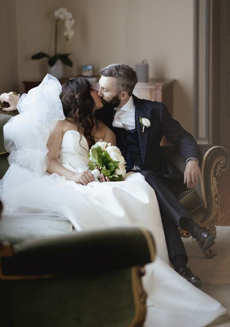Fotografie di matrimonio coppia di sposi in una villa storica del lago di Como