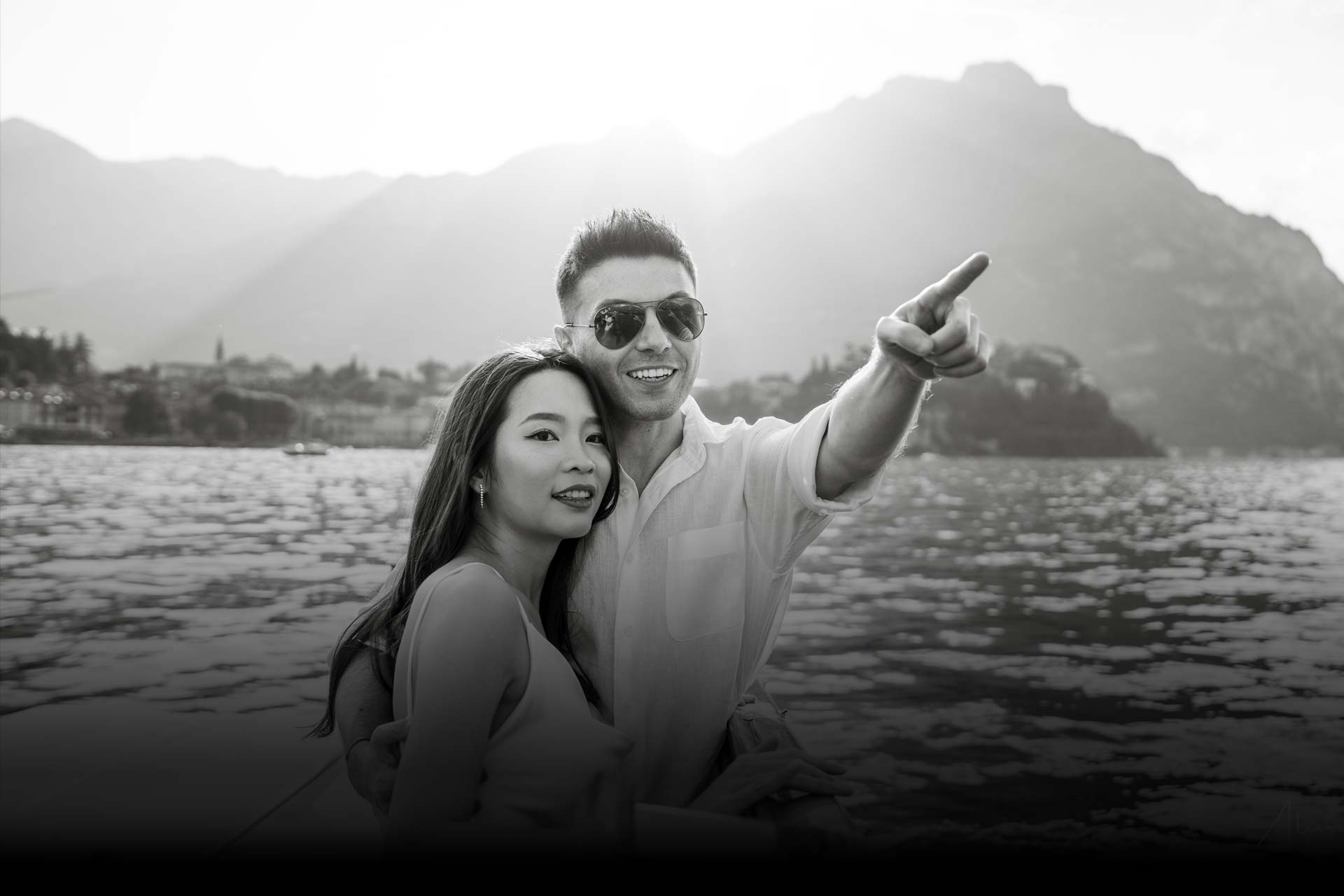Coppia di sposi sul Lago di Como Coppia di sposi sul Lago di Como