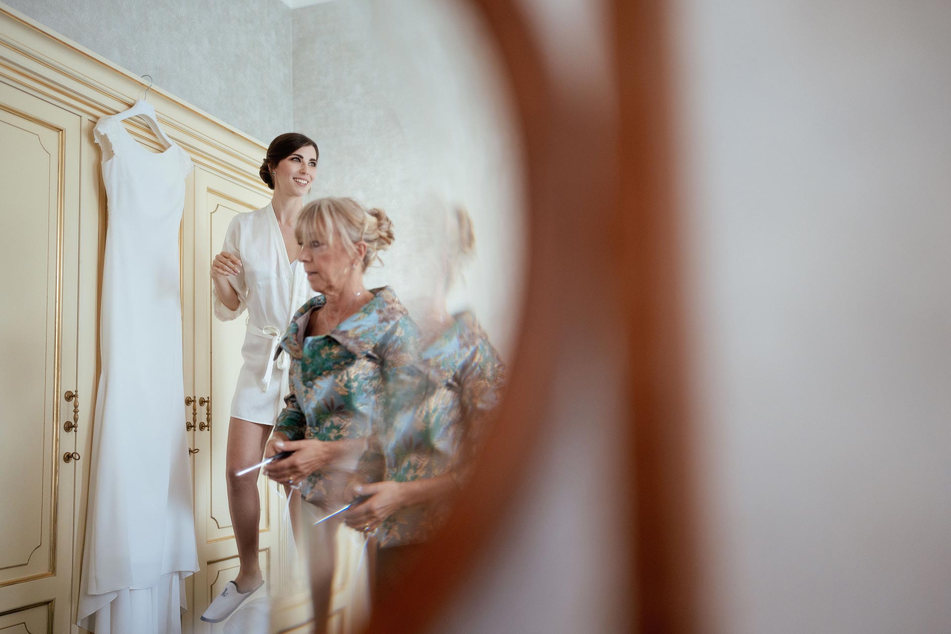 alessio-arrigoni-servizio-fotografico-matrimonio-cd-riflesso-specchio Alessio Arrigoni servizio fotografico matrimonio C&D riflesso nello specchio