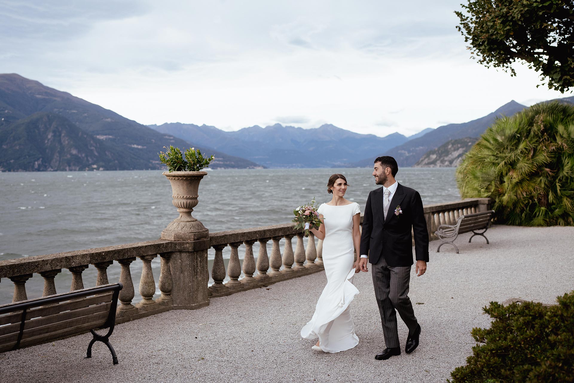 alessio-arrigoni-servizio-fotografico-matrimonio-cd-sposi-vicino-al-lago Alessio Arrigoni servizio fotografico matrimonio C&D sposi vicino al lago